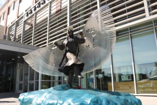 Monument at SPS HQ