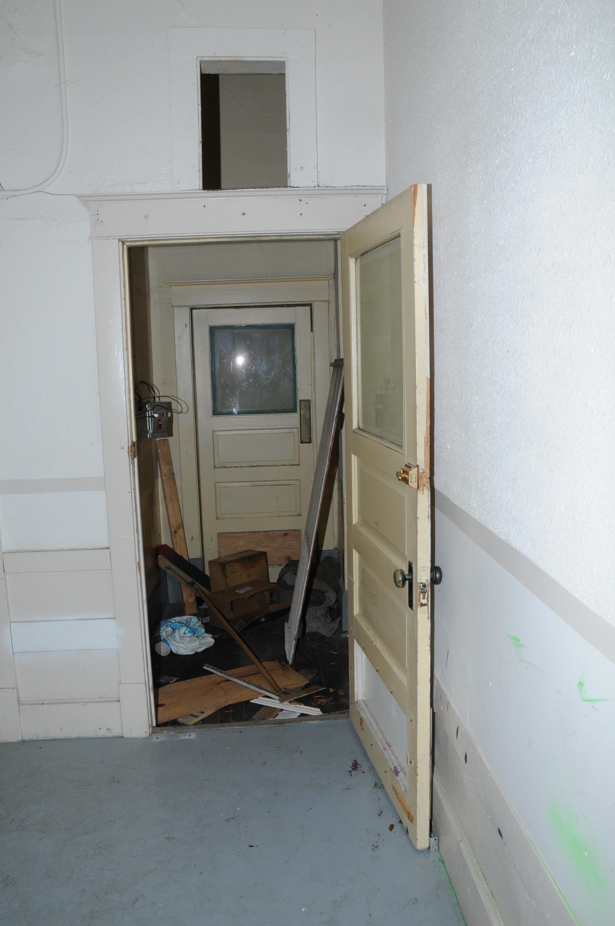 Open door of a room where Kandice and her boyfriend staying.